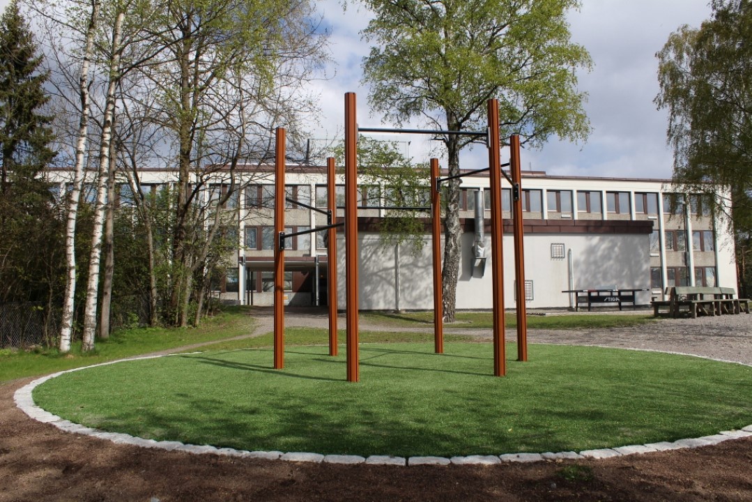 Klatrestativ i bakgården