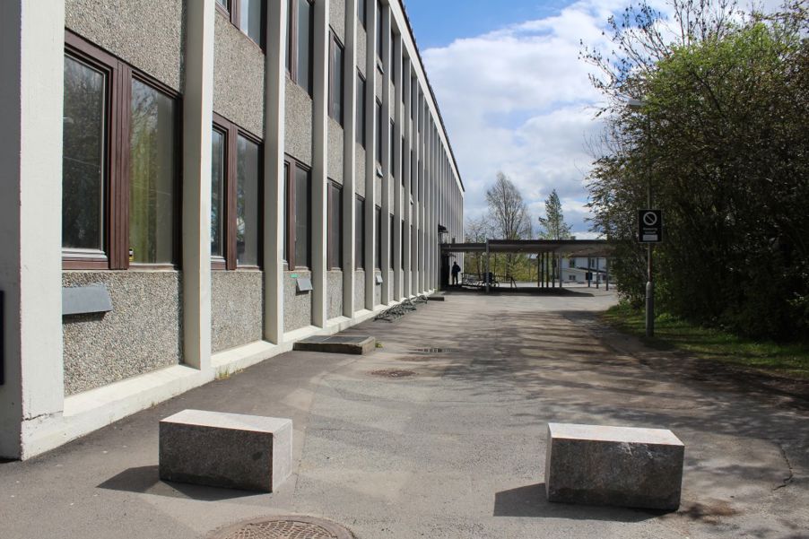 Sykkelstativet inngangspartiet