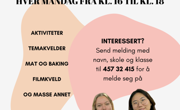 et par personr som poserer for et bilde