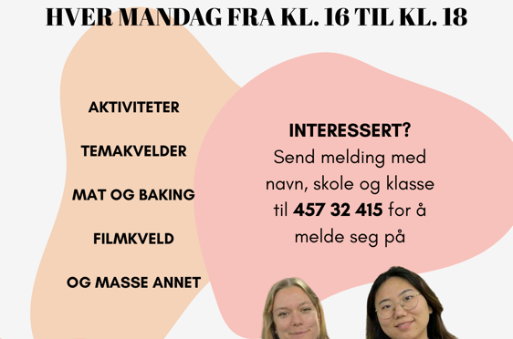 et par personr som poserer for et bilde